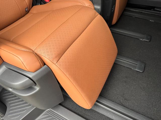 ヴェルファイアハイブリッド Ｚ　プレミア　茶内装　左右独立ムーンルーフ　デジタルインナーミラー　純正１４型ＤＡ　後席モニター　パノラミックビューモニター　ブラインドスポットモニター　スペアタイヤ　置くだけ充電　パワーバックドア　　ＥＴＣ２．０（40枚目）