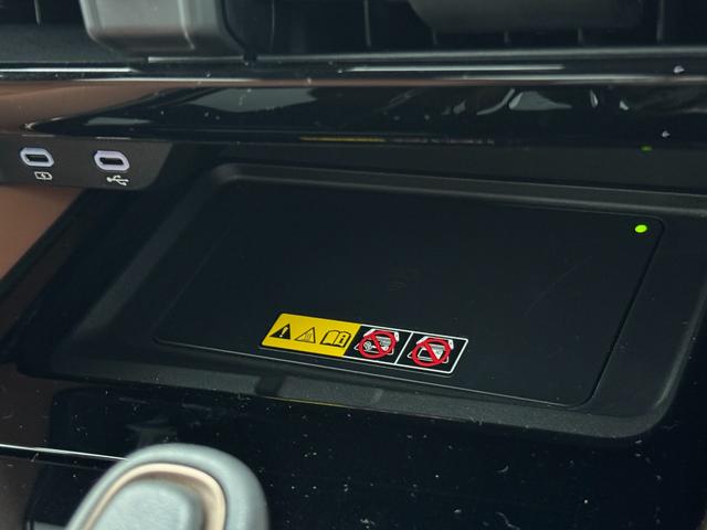 ヴェルファイアハイブリッド Ｚ　プレミア　茶内装　左右独立ムーンルーフ　デジタルインナーミラー　純正１４型ＤＡ　後席モニター　パノラミックビューモニター　ブラインドスポットモニター　スペアタイヤ　置くだけ充電　パワーバックドア　　ＥＴＣ２．０（60枚目）