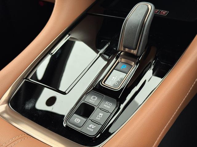 ヴェルファイアハイブリッド Ｚ　プレミア　茶内装　左右独立ムーンルーフ　デジタルインナーミラー　純正１４型ＤＡ　後席モニター　パノラミックビューモニター　ブラインドスポットモニター　スペアタイヤ　置くだけ充電　パワーバックドア　　ＥＴＣ２．０（61枚目）