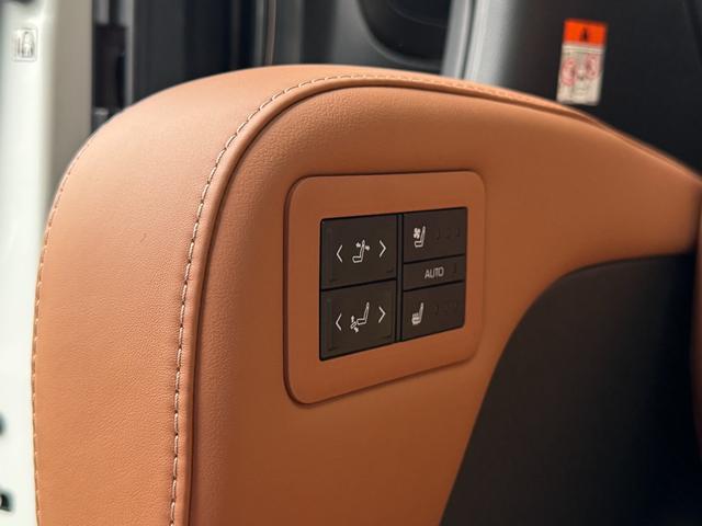 ヴェルファイアハイブリッド Ｚ　プレミア　茶内装　左右独立ムーンルーフ　デジタルインナーミラー　純正１４型ＤＡ　後席モニター　パノラミックビューモニター　ブラインドスポットモニター　スペアタイヤ　置くだけ充電　パワーバックドア　　ＥＴＣ２．０（66枚目）