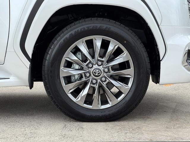 TOYOTA LAND CRUISER ZX