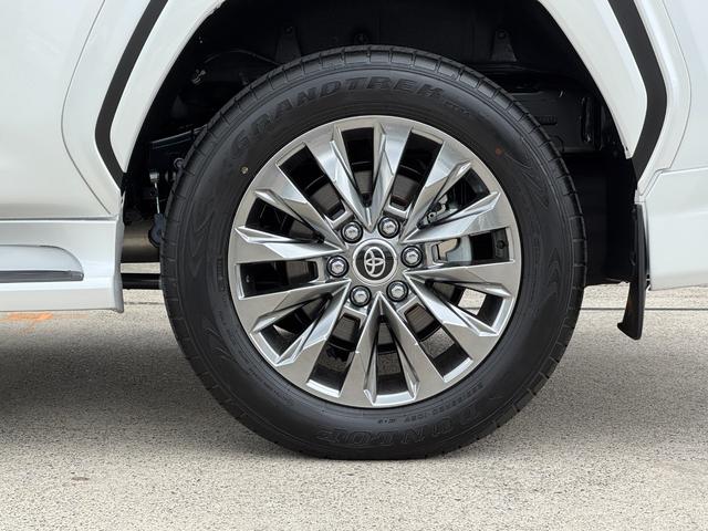 TOYOTA LAND CRUISER ZX