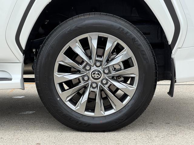 TOYOTA LAND CRUISER ZX