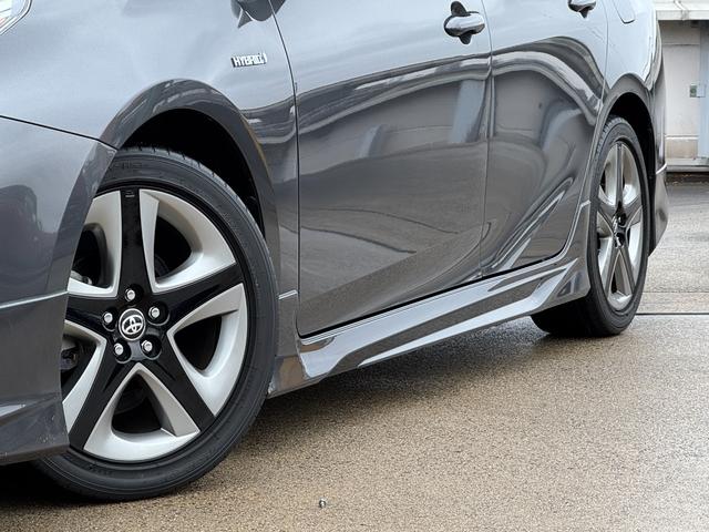 TOYOTA PRIUS S TOURING SELECTION