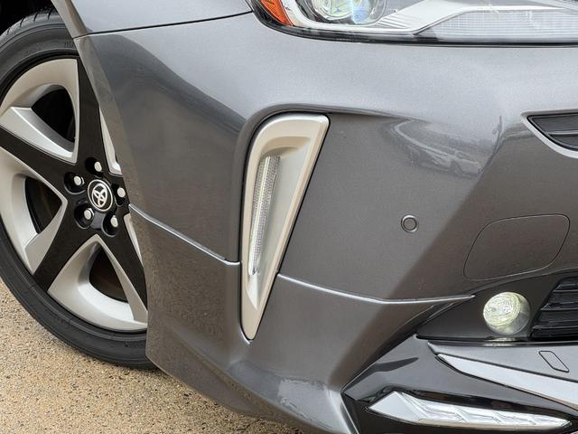 TOYOTA PRIUS S TOURING SELECTION