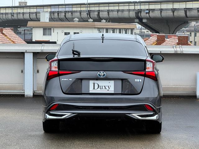 TOYOTA PRIUS S TOURING SELECTION