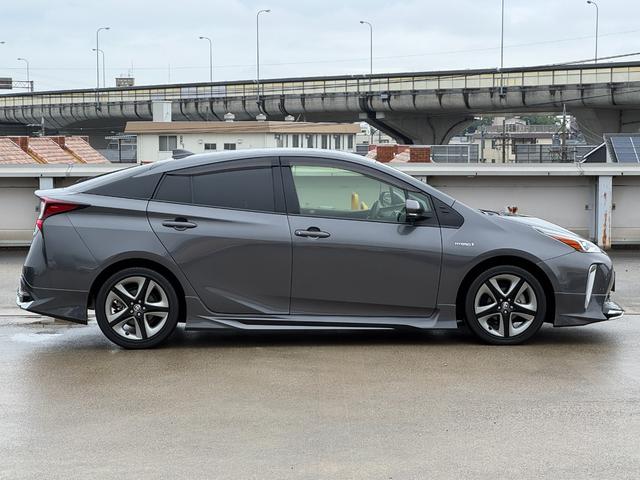TOYOTA PRIUS S TOURING SELECTION
