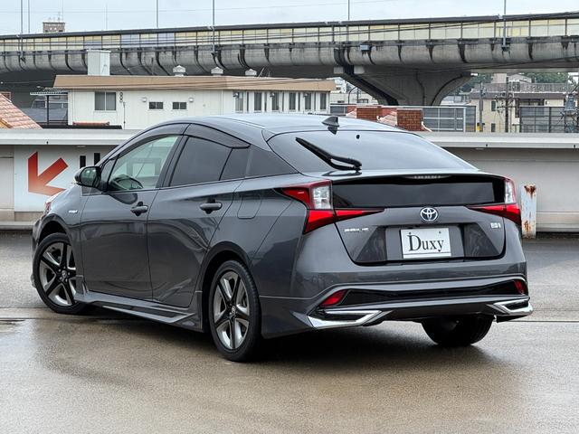 TOYOTA PRIUS S TOURING SELECTION