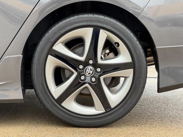 TOYOTA PRIUS S TOURING SELECTION