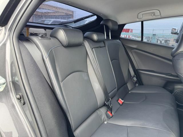 TOYOTA PRIUS S TOURING SELECTION