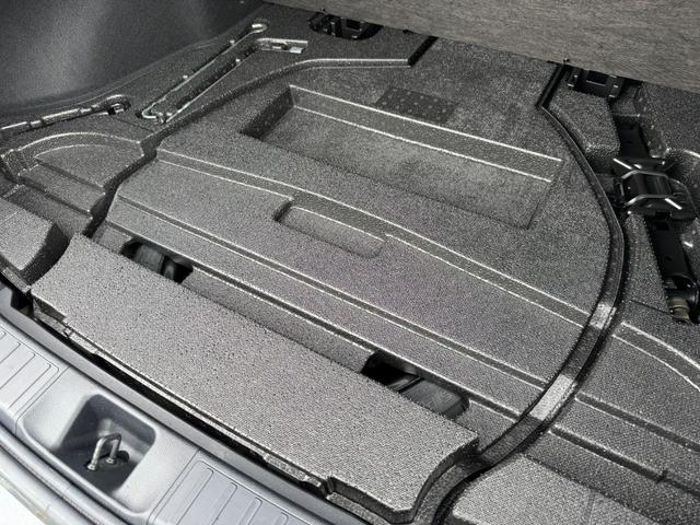 TOYOTA PRIUS S TOURING SELECTION