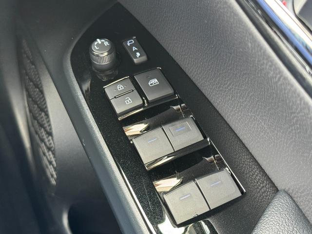 TOYOTA PRIUS S TOURING SELECTION
