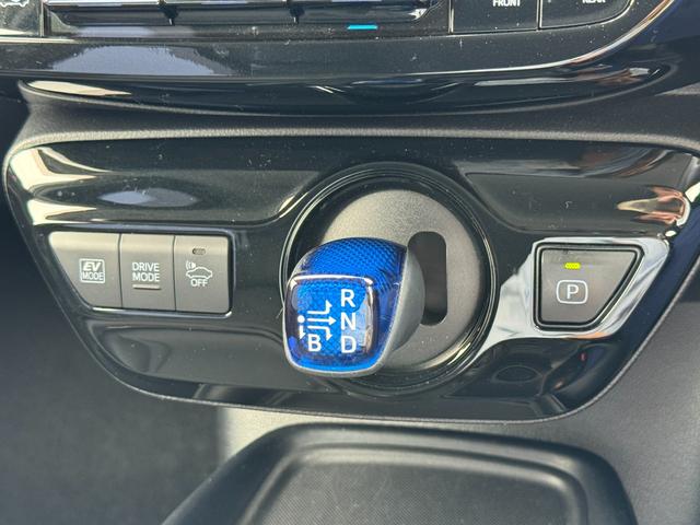 TOYOTA PRIUS S TOURING SELECTION