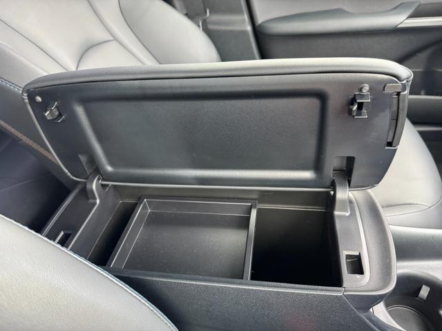 TOYOTA PRIUS S TOURING SELECTION