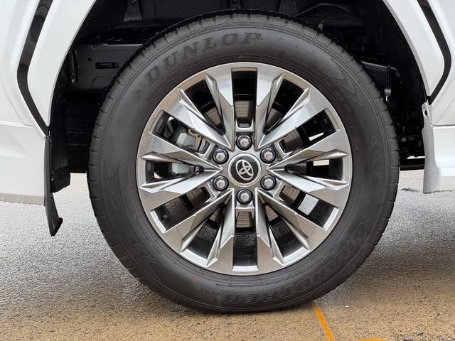 TOYOTA LAND CRUISER ZX