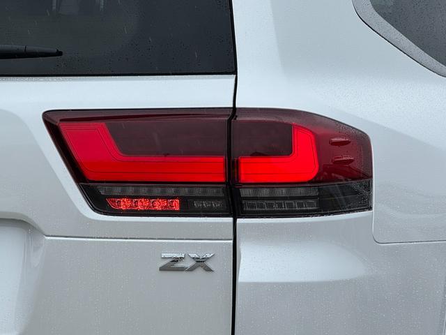 TOYOTA LAND CRUISER ZX