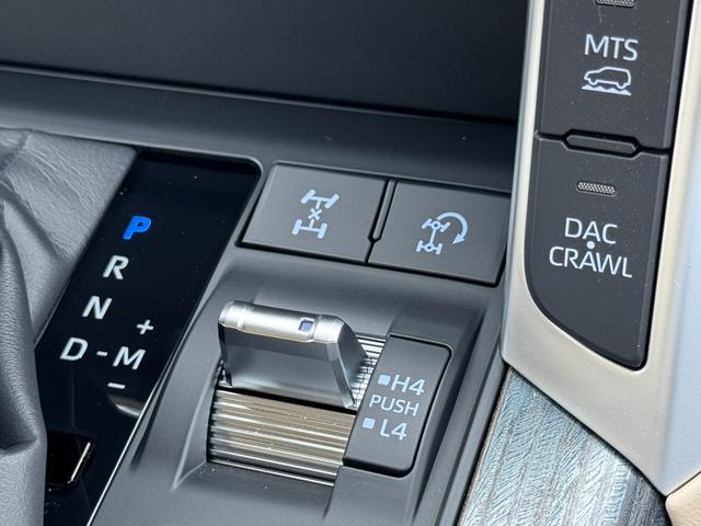 TOYOTA LAND CRUISER ZX