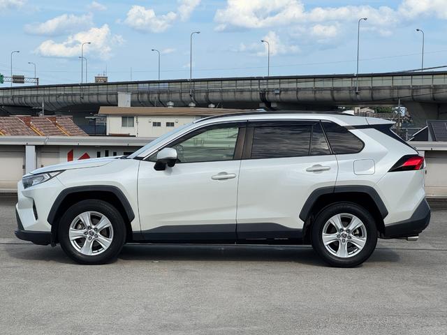 ＲＡＶ４ Ｘ　ＡＬＰＡＩＮナビ　フルセグＴＶ　バックカメラ　レーダクルーズコントロール　ＬＥＤルームランプ　ドライブレコーダー　イエローフォグ　純正１７インチアルミ　トヨタセーフティセンス　マルチインフォメーション（9枚目）