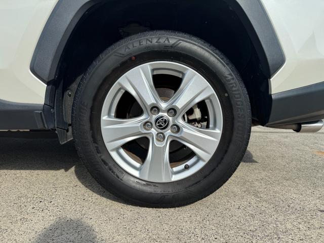 ＲＡＶ４ Ｘ　ＡＬＰＡＩＮナビ　フルセグＴＶ　バックカメラ　レーダクルーズコントロール　ＬＥＤルームランプ　ドライブレコーダー　イエローフォグ　純正１７インチアルミ　トヨタセーフティセンス　マルチインフォメーション（39枚目）