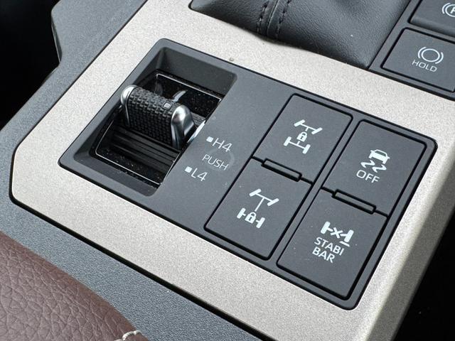 ランドクルーザー250 ZXファーストエディション メーカーJBLナビ フルセグ サンルーフ トヨタチームメイト 丸目LEDヘッドランプ デジタルインナーミラー ブラックルーフレール クルーズコントロール パノラミックビューモニター ブラインドスポット(68枚目)