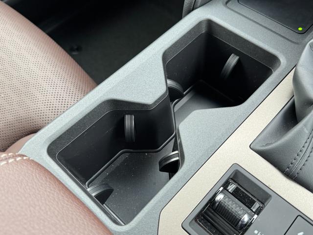ランドクルーザー250 ZXファーストエディション メーカーJBLナビ フルセグ サンルーフ トヨタチームメイト 丸目LEDヘッドランプ デジタルインナーミラー ブラックルーフレール クルーズコントロール パノラミックビューモニター ブラインドスポット(69枚目)