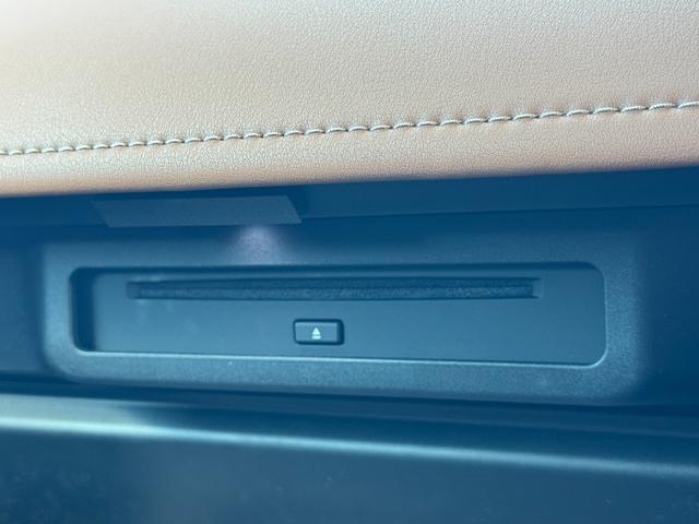 ヴェルファイアハイブリッド エグゼクティブラウンジ　茶内装　モデリスタエアロ　ＪＢＬ　後席モニター　デジタルインナーミラー　パノラミックビューモニター　ムーンルーフ　　両側パワースライドドア　アドバンスドパーク　ブラインドスポットモニター　純正１９ＡＷ（70枚目）