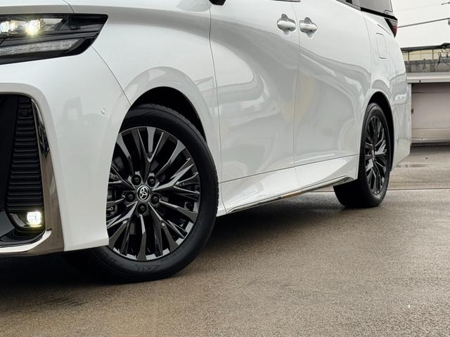 ヴェルファイアハイブリッド Z プレミア 茶内装 左右独立ムーンルーフ デジタルインナーミラー 純正14型DA 後席モニター パノラミックビューモニター ブラインドスポットモニター スペアタイヤ 置くだけ充電 パワーバックドア ETC2.0(16枚目)