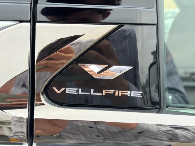 ヴェルファイアハイブリッド Z プレミア 茶内装 左右独立ムーンルーフ デジタルインナーミラー 純正14型DA 後席モニター パノラミックビューモニター ブラインドスポットモニター スペアタイヤ 置くだけ充電 パワーバックドア ETC2.0(32枚目)