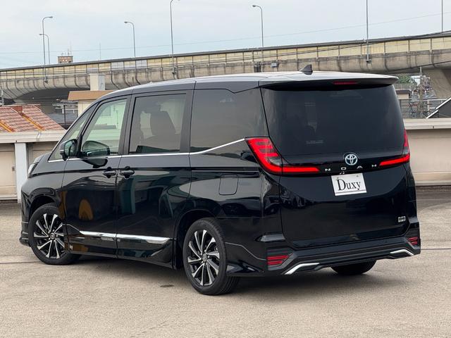 TOYOTA NOAH HYBRID S-Z