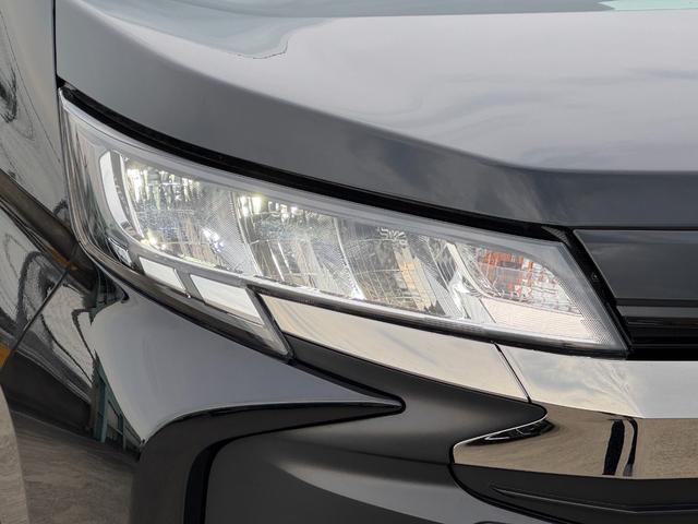 TOYOTA NOAH HYBRID S-Z