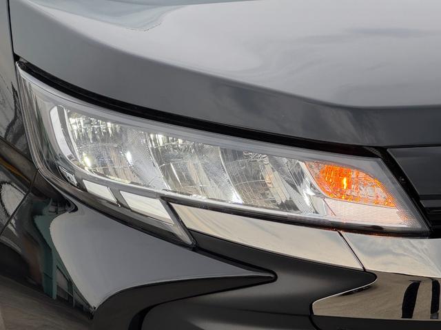 TOYOTA NOAH HYBRID S-Z