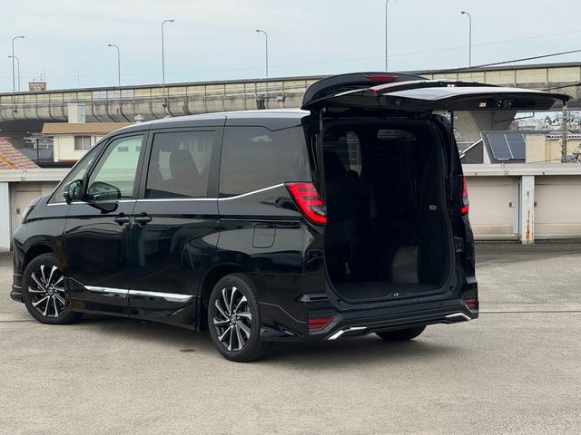 TOYOTA NOAH HYBRID S-Z