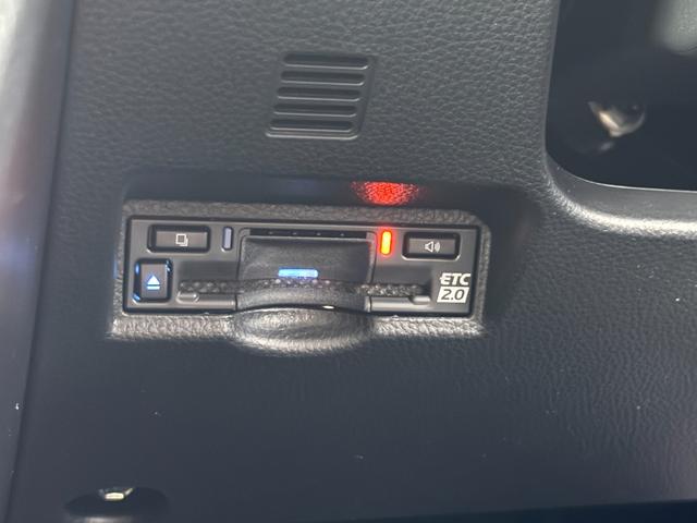 TOYOTA NOAH HYBRID S-Z