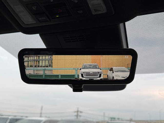 TOYOTA NOAH HYBRID S-Z