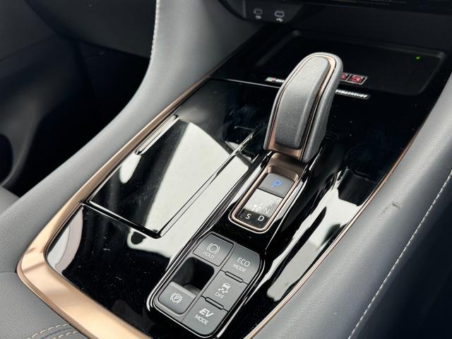 TOYOTA ALPHARD HYBRID Z