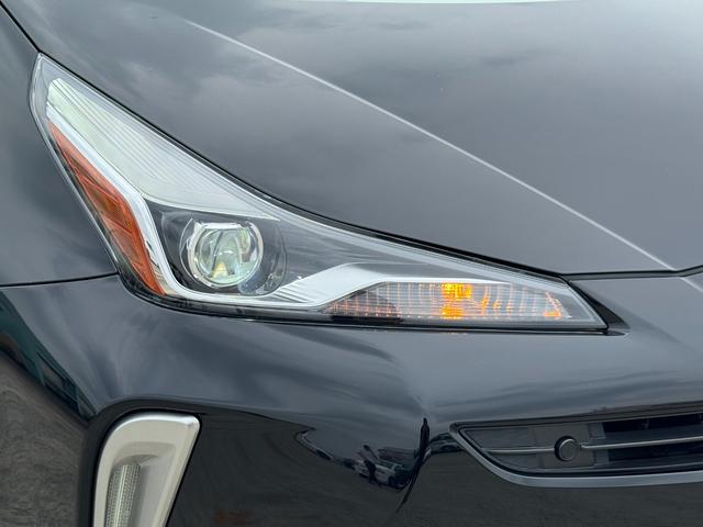 プリウス ＳセーフティプラスＩＩ　８インチディスプレイオーディオナビ　バックカメラ　ブラインドスポットモニター　スペアタイヤ　アクセサリーコンセント　トヨタセーフティーセンス　レーダークルーズコントロール　ＥＴＣ　１５アルミホイール（10枚目）