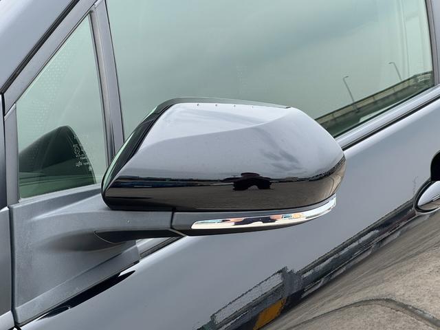 プリウス ＳセーフティプラスＩＩ　８インチディスプレイオーディオナビ　バックカメラ　ブラインドスポットモニター　スペアタイヤ　アクセサリーコンセント　トヨタセーフティーセンス　レーダークルーズコントロール　ＥＴＣ　１５アルミホイール（16枚目）