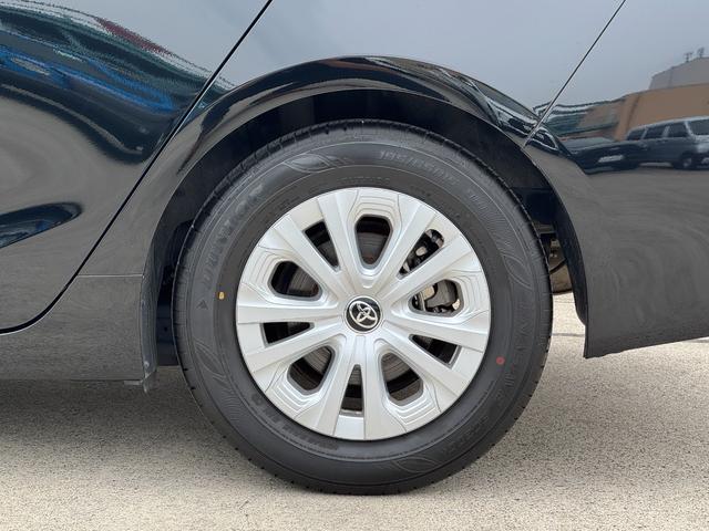 プリウス ＳセーフティプラスＩＩ　８インチディスプレイオーディオナビ　バックカメラ　ブラインドスポットモニター　スペアタイヤ　アクセサリーコンセント　トヨタセーフティーセンス　レーダークルーズコントロール　ＥＴＣ　１５アルミホイール（19枚目）