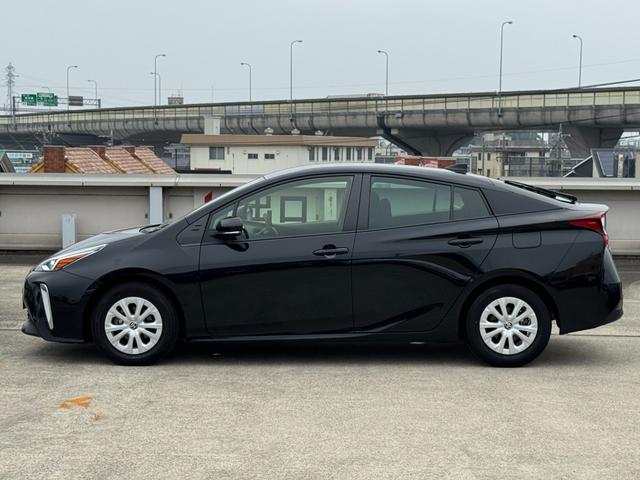 プリウス ＳセーフティプラスＩＩ　８インチディスプレイオーディオナビ　バックカメラ　ブラインドスポットモニター　スペアタイヤ　アクセサリーコンセント　トヨタセーフティーセンス　レーダークルーズコントロール　ＥＴＣ　１５アルミホイール（25枚目）