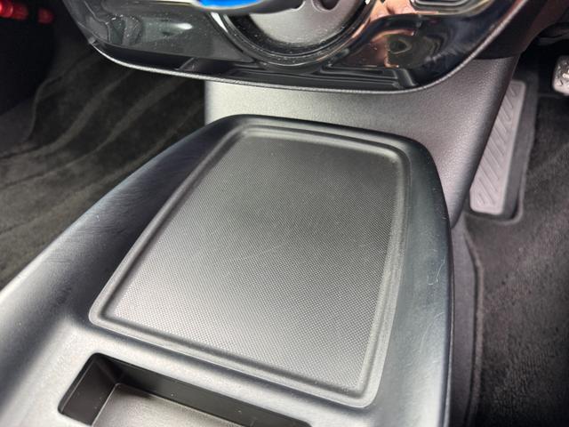 プリウス ＳセーフティプラスＩＩ　８インチディスプレイオーディオナビ　バックカメラ　ブラインドスポットモニター　スペアタイヤ　アクセサリーコンセント　トヨタセーフティーセンス　レーダークルーズコントロール　ＥＴＣ　１５アルミホイール（64枚目）