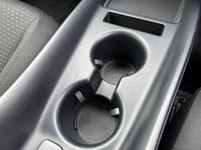 プリウス ＳセーフティプラスＩＩ　８インチディスプレイオーディオナビ　バックカメラ　ブラインドスポットモニター　スペアタイヤ　アクセサリーコンセント　トヨタセーフティーセンス　レーダークルーズコントロール　ＥＴＣ　１５アルミホイール（65枚目）