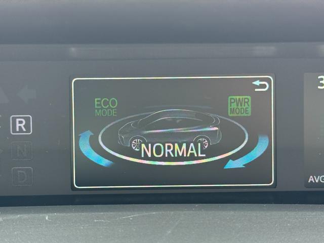 プリウス ＳセーフティプラスＩＩ　８インチディスプレイオーディオナビ　バックカメラ　ブラインドスポットモニター　スペアタイヤ　アクセサリーコンセント　トヨタセーフティーセンス　レーダークルーズコントロール　ＥＴＣ　１５アルミホイール（75枚目）