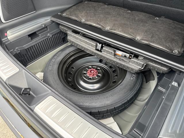 ハリアーハイブリッド Z レザーパッケージ 黒内装 デジタルミラー 12.3JBLサウンドナビ フルセグTV パノラミックビューモニター ブラインドスポットモニター パワーバックドア シートヒーター&クーラー ETC2.0 スペアタイヤ HUD(6枚目)