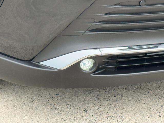 ハリアーハイブリッド Z レザーパッケージ 黒内装 デジタルミラー 12.3JBLサウンドナビ フルセグTV パノラミックビューモニター ブラインドスポットモニター パワーバックドア シートヒーター&クーラー ETC2.0 スペアタイヤ HUD(12枚目)