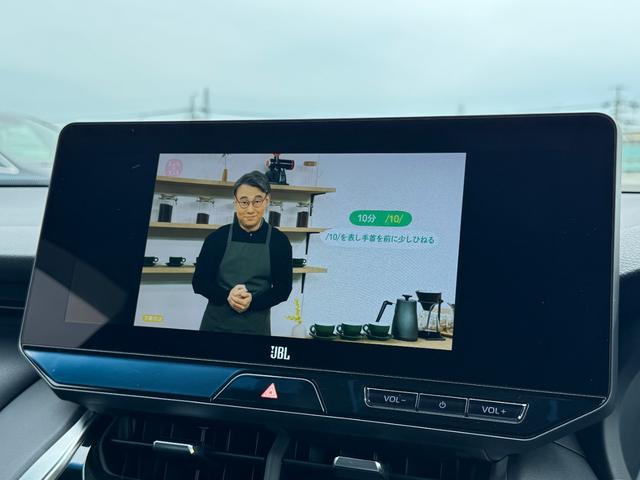 ハリアーハイブリッド Z レザーパッケージ 黒内装 デジタルミラー 12.3JBLサウンドナビ フルセグTV パノラミックビューモニター ブラインドスポットモニター パワーバックドア シートヒーター&クーラー ETC2.0 スペアタイヤ HUD(43枚目)