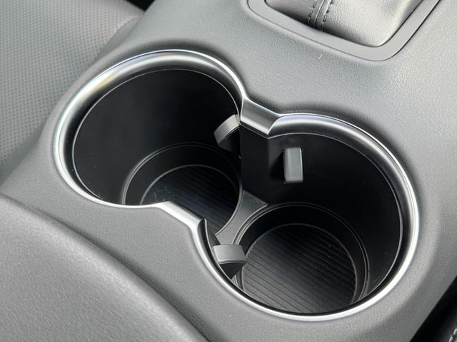 ハリアーハイブリッド Z レザーパッケージ 黒内装 デジタルミラー 12.3JBLサウンドナビ フルセグTV パノラミックビューモニター ブラインドスポットモニター パワーバックドア シートヒーター&クーラー ETC2.0 スペアタイヤ HUD(61枚目)