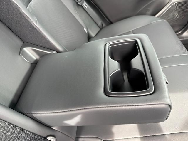 ハリアーハイブリッド Z レザーパッケージ 黒内装 デジタルミラー 12.3JBLサウンドナビ フルセグTV パノラミックビューモニター ブラインドスポットモニター パワーバックドア シートヒーター&クーラー ETC2.0 スペアタイヤ HUD(65枚目)