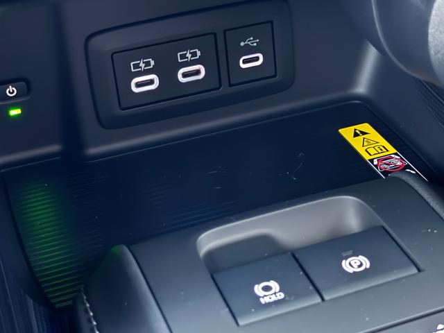 ハリアーハイブリッド Z 調光ルーフ 全周囲カメラ デジタルミラー 置くだけ充電 アクセサリーコンセント 12.3型JBL フルセグTV ブラインドスポットモニター ETC2.0 ヘッドアップディスプレイ クルーズコントロール(65枚目)