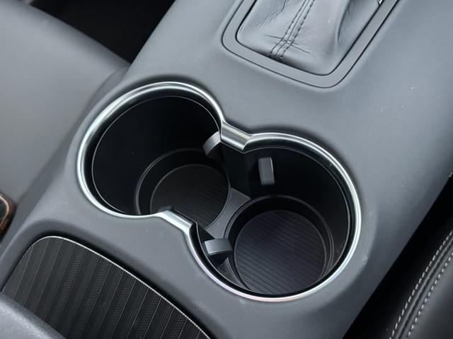 ハリアーハイブリッド Z 調光ルーフ 全周囲カメラ デジタルミラー 置くだけ充電 アクセサリーコンセント 12.3型JBL フルセグTV ブラインドスポットモニター ETC2.0 ヘッドアップディスプレイ クルーズコントロール(67枚目)