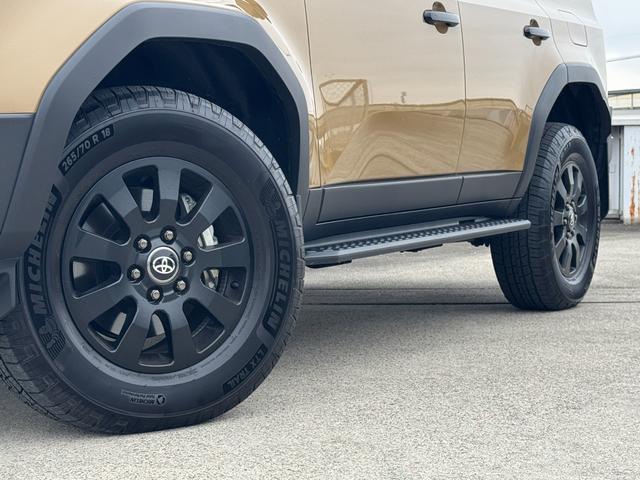 ランドクルーザー250 ZXファーストエディション メーカーJBLナビ フルセグ サンルーフ トヨタチームメイト 丸目LEDヘッドランプ デジタルインナーミラー ブラックルーフレール クルーズコントロール パノラミックビューモニター ブラインドスポット(17枚目)